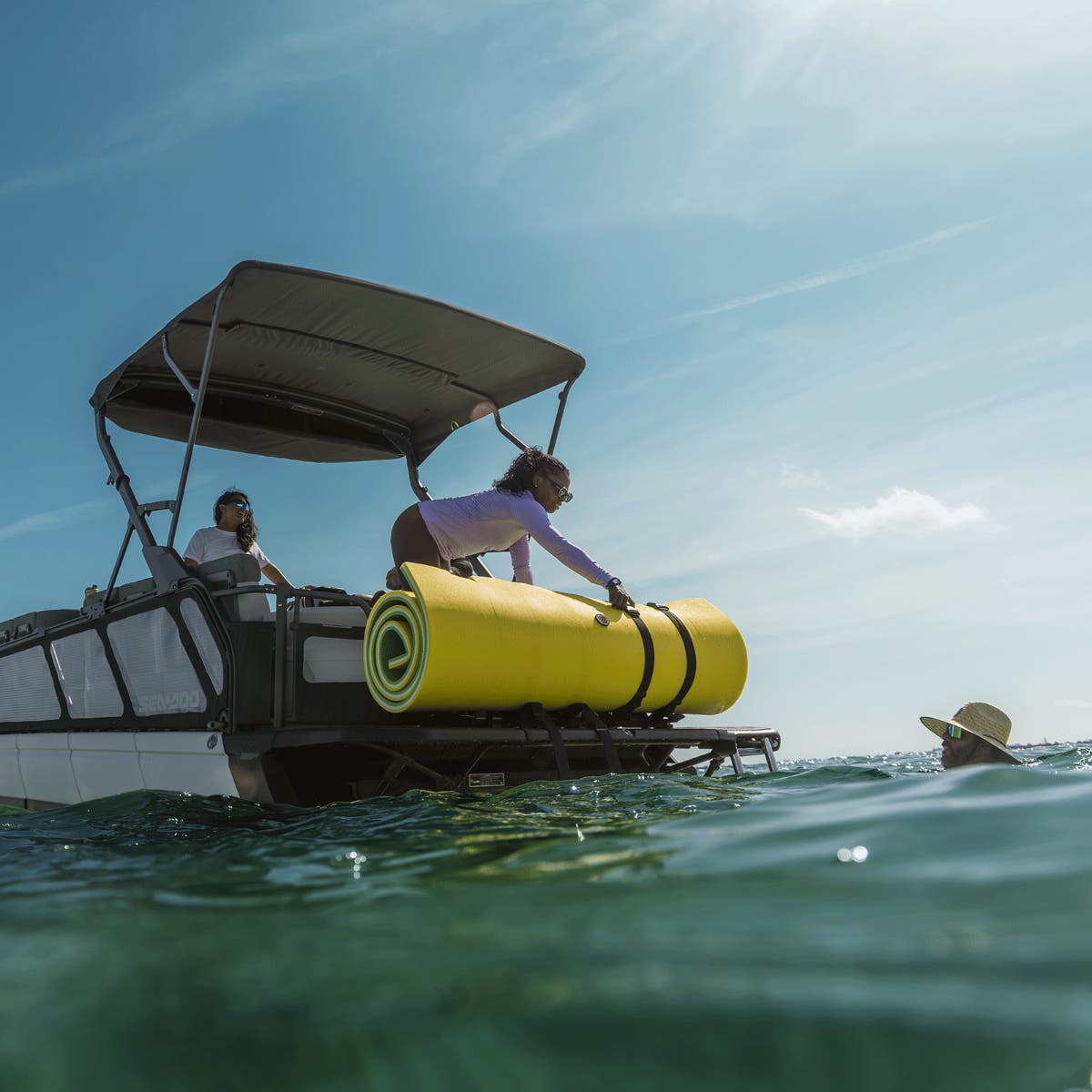Support arrière LinQ pour tapis flottant pour motomarine et ponton Switch